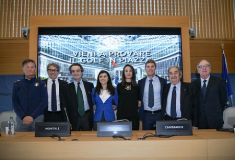 Da sinistra Alessandro Rogato, Gian Paolo Montali, Attilio Fontana, Alessia Nobilio, Martina Cambiaghi, Lorenzo Scalise, Carlo Borghi, Marco Dal Fior (Credit Piero Cruciatti)