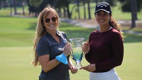 Sophia Schubert con il trofeo