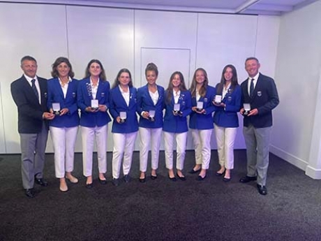 Il team azzurro Girls premiato