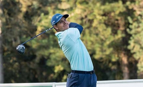 Enrico Di Nitto premiato (Credit Alps Tour Golf/Federico Capretti)