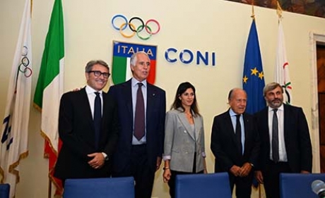 Da sinistra, Gian Paolo Montali, Giovanni Malagò, Virginia Raggi, Franco Chimenti e Albino Ruberti